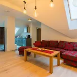 Apteegimaja Apartment *